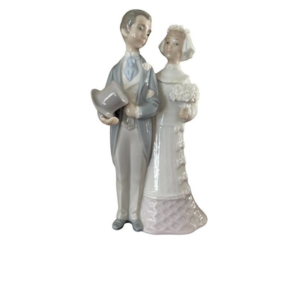 Lladro Other - Lladro - 1977 Lladro Porcelain Figurine Bride and Groom #4808
